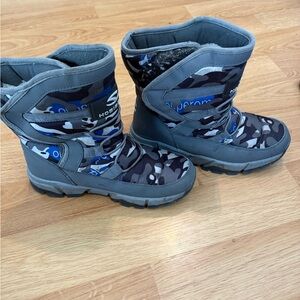 Hobibear  Kids' Gray and Blue Camouflage Boots